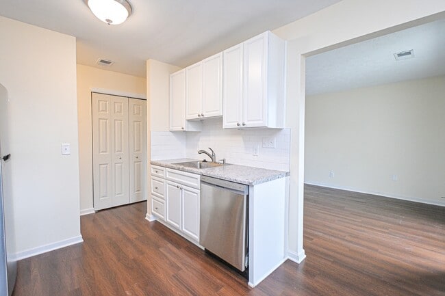 Building Photo - 4328 Villa Dr