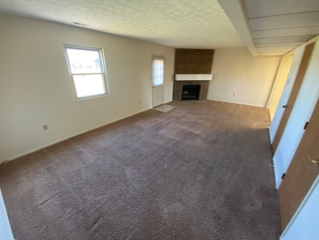 Building Photo - 816 trustway ct