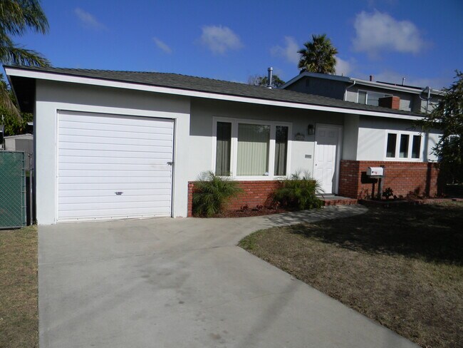 Front - 2611 Ripley Ave