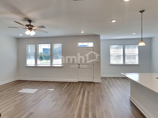 Building Photo - 214 Argea Dr
