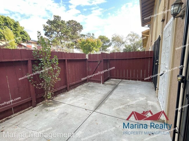 Foto del edificio - 2 br, 1.5 bath House - 440 Corcoran Ave #2