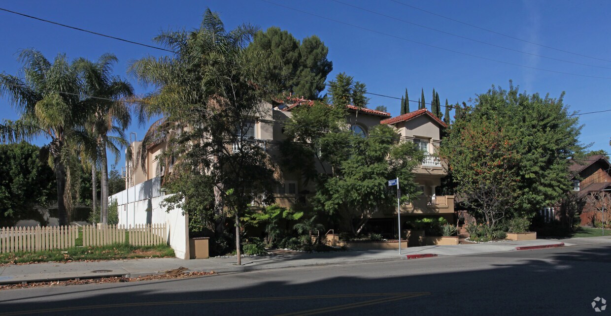 Primary Photo - Hacienda De La Fuente
