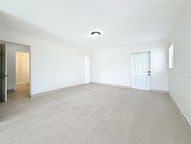 Foto del edificio - 497 Normandy Rd