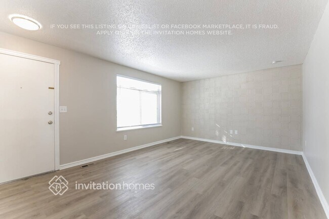 Building Photo - 2852 S Mobile St