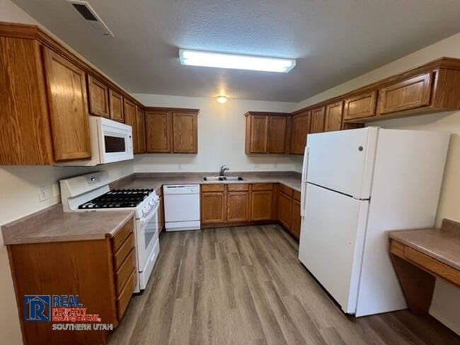 Building Photo - Great Condo on Evans Ridge