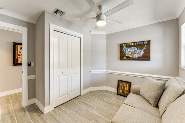 Foto del edificio - 2473 Yorkshire Dr