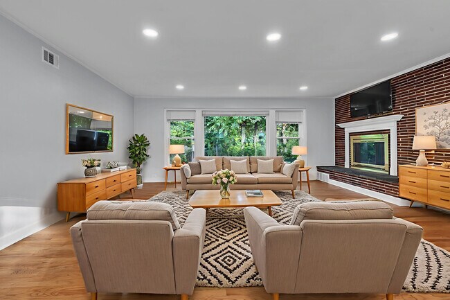 Foto del edificio - 6811 N Kenneth Ave
