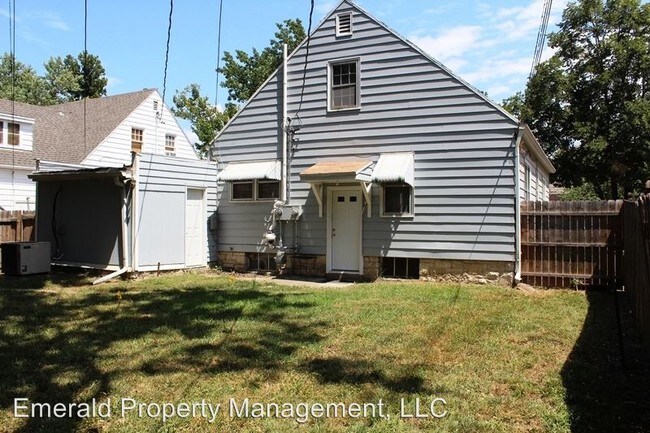 Building Photo - 819 N 8th St