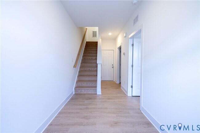 Building Photo - 15309 Sunray Aly