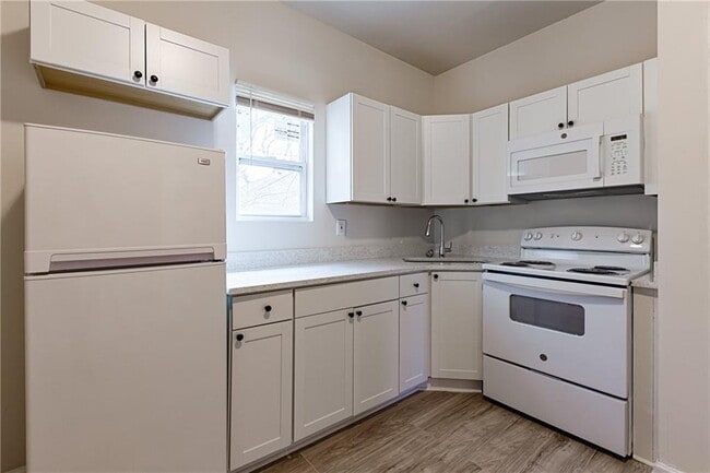 Building Photo - 987 Dimmock St SW