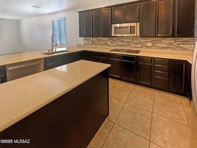 Building Photo - 58834 BRANDING IRON Ct