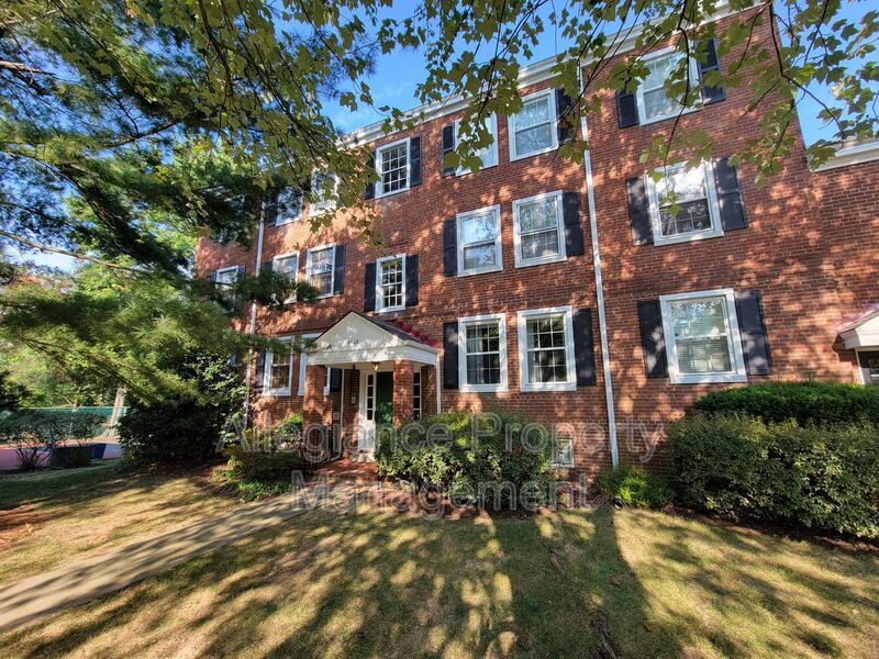 Foto principal - 4903 30th St S