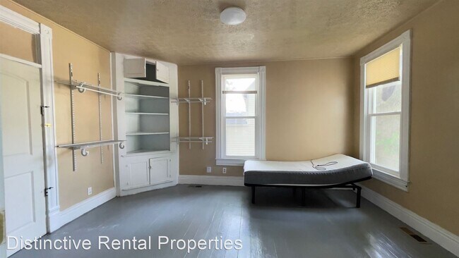 Building Photo - 3 br, 1.5 bath House - 1833 Salem St