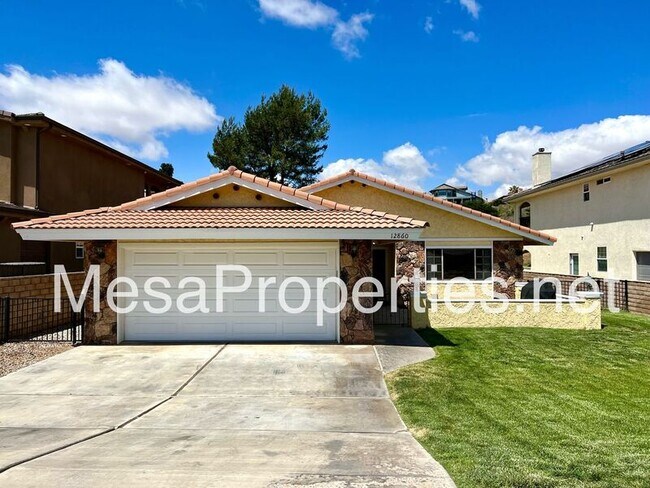 Building Photo - 12860 Golf Course Dr