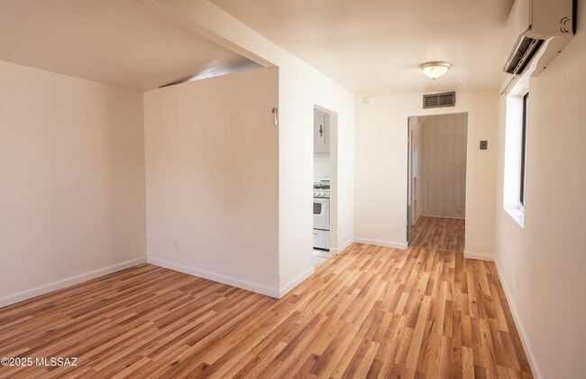 Foto del edificio - 2506 E Seneca St