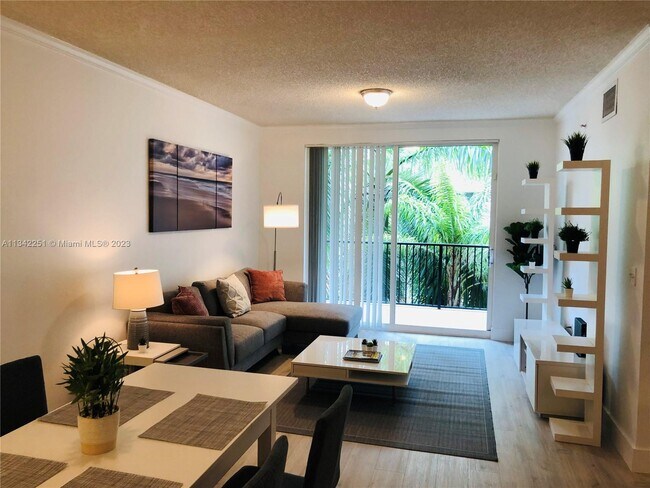 Foto del edificio - 17100 N Bay Rd