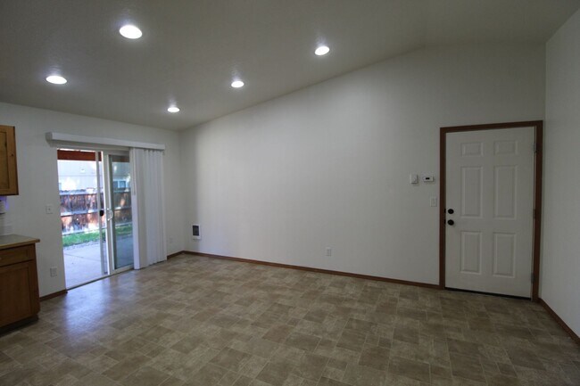 Foto del edificio - 6021 N Addison St
