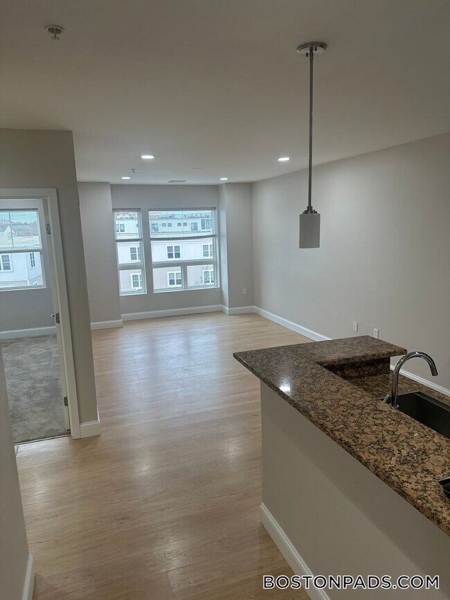 Foto del edificio - 75 S Main St