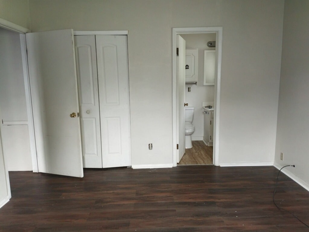 Master Bedroom - 10120 Hazelton Rd
