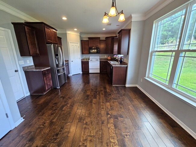 Building Photo - 312 Engelmann Ln