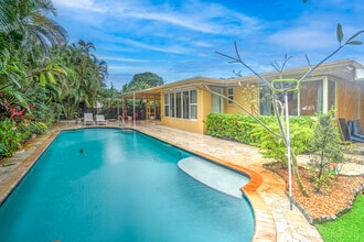 Building Photo - 216 32nd St