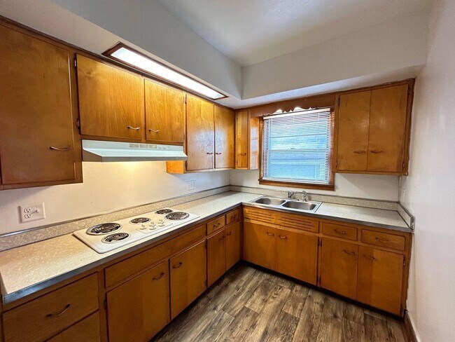 Foto del edificio - 4414 Kenneth Ave