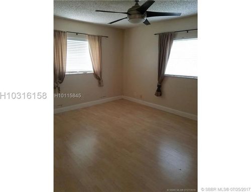Foto del edificio - 5090 SW 64th Ave