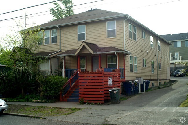 Building Photo - 317 26th Ave S