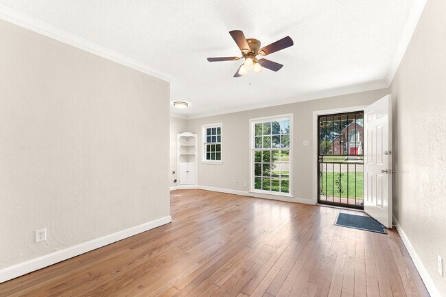 Building Photo - 1541 Jackson Ave