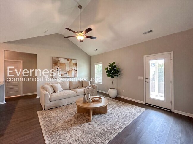 Foto del edificio - Limited Time Special Offer / 3 Bed/2 Bath Home with Garage / Pet-Friendly / Vouchers Accepted / A...