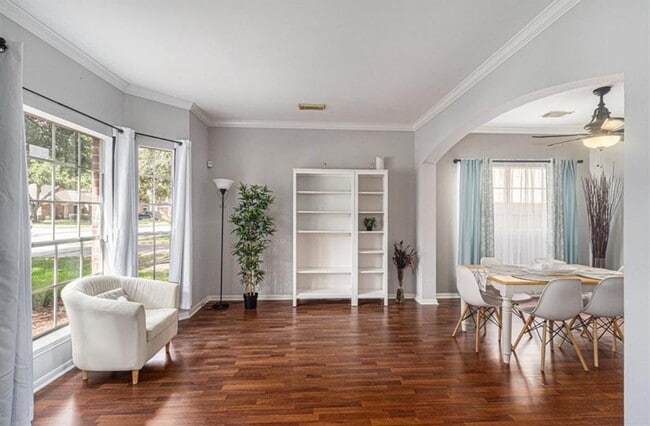 Building Photo - 11230 Sunshine Park Dr