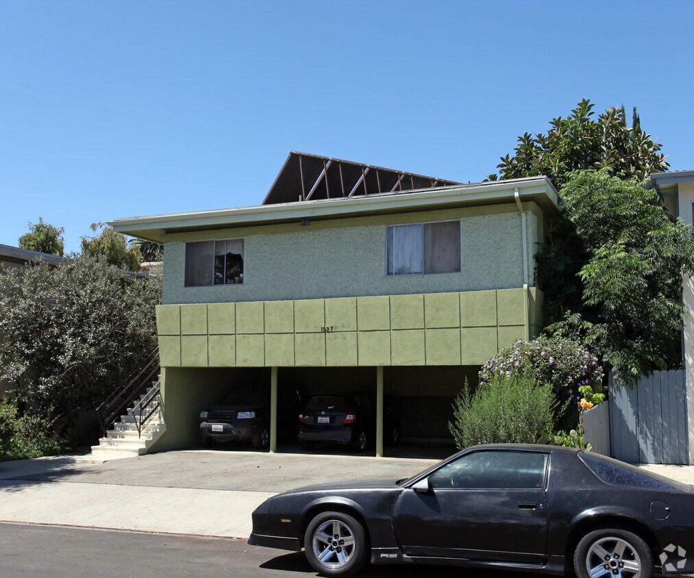 Primary Photo - 1527 Stoner Avenue