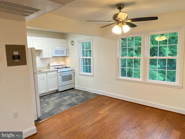 Building Photo - 1801 Belle View Blvd