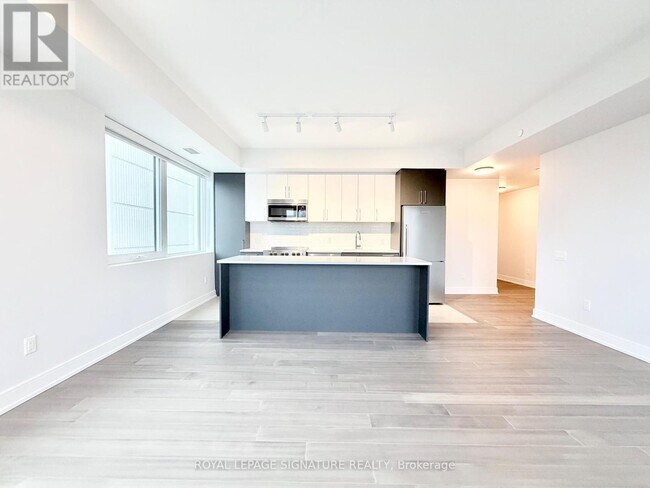 Photo du bâtiment - 664 Spadina Ave.