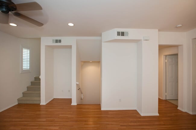 Building Photo - 720 S San Fernando Blvd