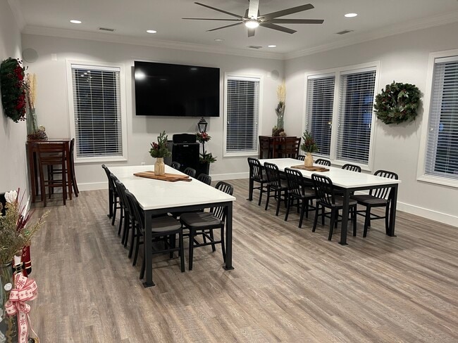 Building Photo - Randolph Square Apartments