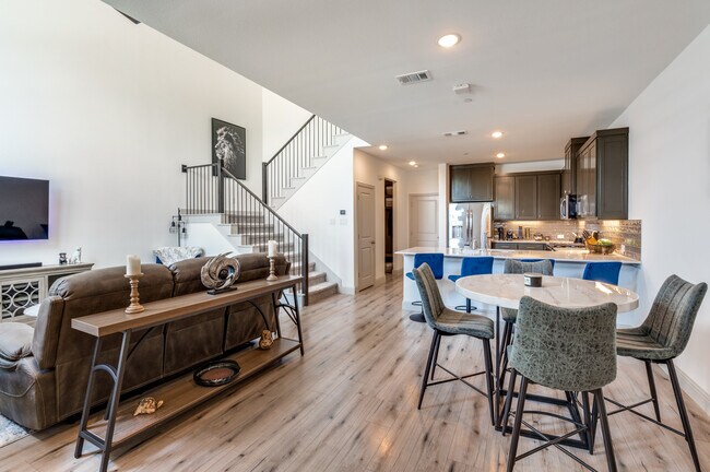 Foto del edificio - 8725 Phoebe Rd