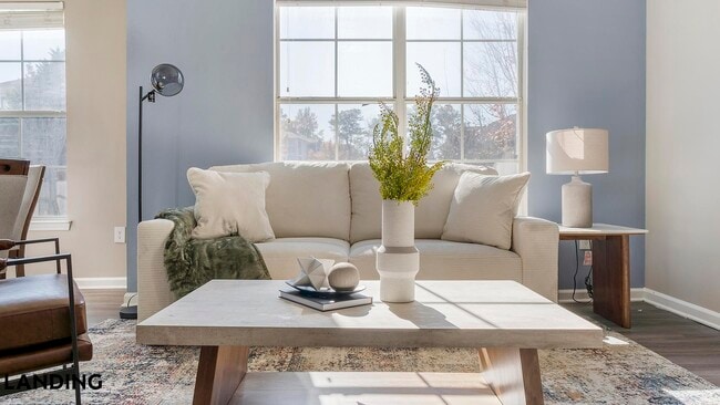 Building Photo - 100 Peyton Pl SW