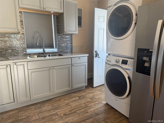 Foto del edificio - 51 Fallkill Ave