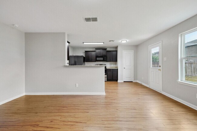 Foto del edificio - Charming 3BR 2.5Bath Home for Rent