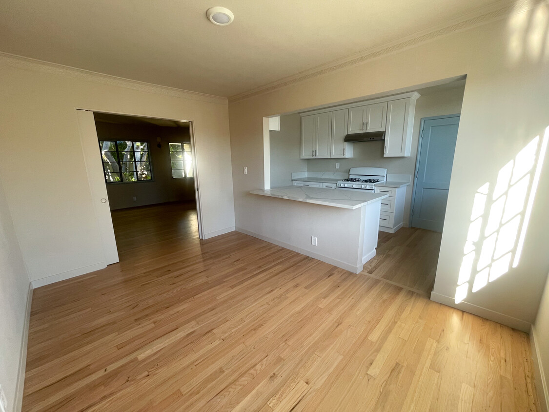 Foto principal - 1241 N Crescent Heights Blvd