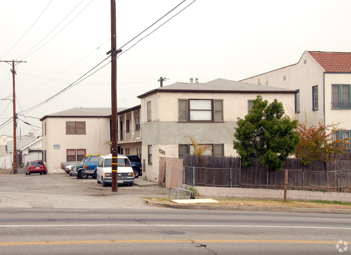 Foto principal - 1851 S La Brea Ave