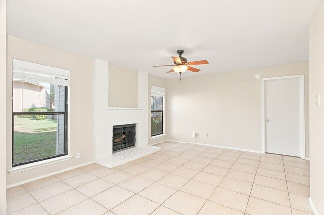 Foto del edificio - 10616 Mellow Meadow Dr