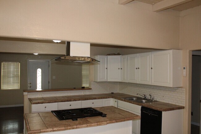 Foto del edificio - 2762-2764 Lanning Ave