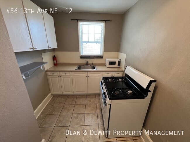Foto del edificio - 456 13th Ave NE