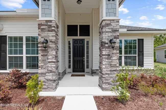Foto del edificio - 127 Ashley Lake Ct