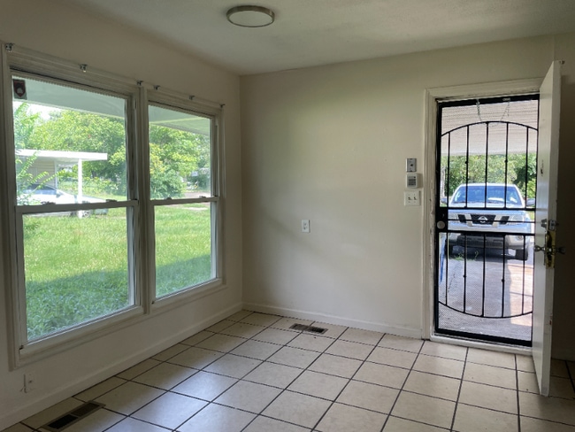 Foto del edificio - 4117 Middlehurst Ln