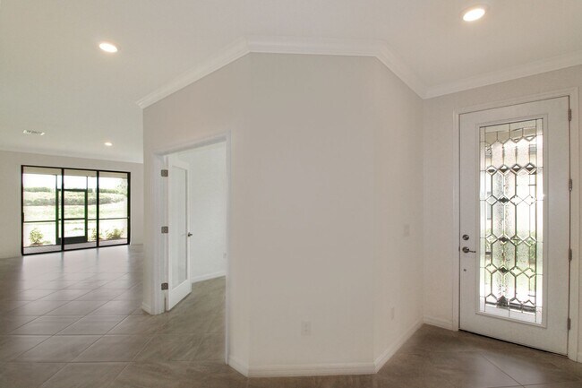 Building Photo - Sarasota National Annual Home for Rent