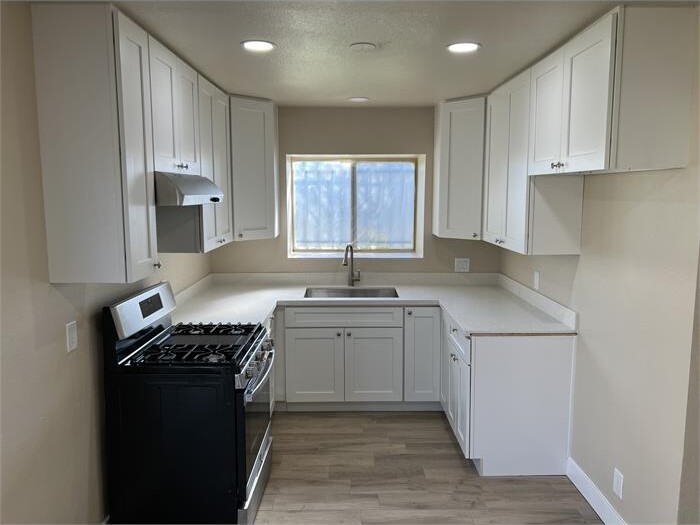 Foto principal - 1831 W 2nd St