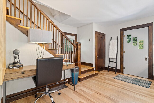 Foto del edificio - 303 S Glenwood Ave